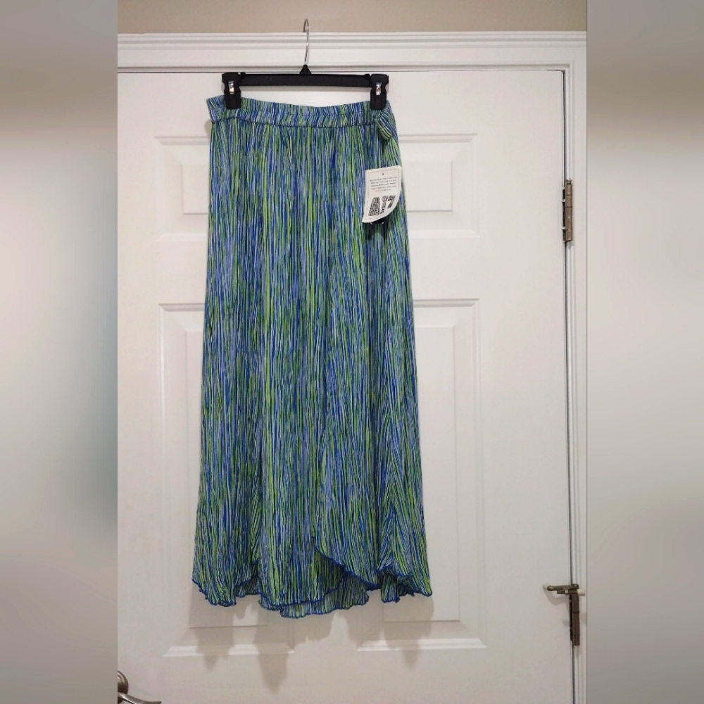 Life Style NWT Woman Maxi Boho Skirt Green & Blue Size 1X